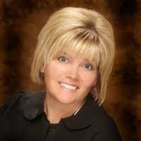 Kim Steed's Instagram, Twitter & Facebook