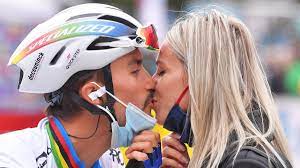 Julian alaphilippe a décroché ce mercredi son 2e succès sur la flèche wallonne, au détriment de jakob fuglsang, son principal rival depuis le début de saison. Julian Alaphilippe Ist Zum Ersten Mal Vater Geworden Weltmeister Im Babygluck Eurosport