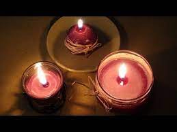 Yeni başlayanlar için iyidir çünkü hızlı erir, ucuzdur, kolayca renklendirilir ve kokuludur. Eski Mumlarla Cok Kolay Dekoratif Mum Yapimi Diy Decorative Candle Youtube