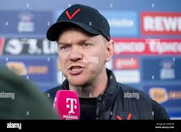 1904 10 hi-res stock photography and images