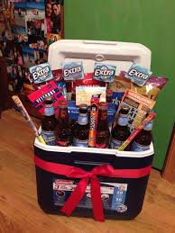 Hazelton's liquor gift baskets are designed to be a luxurious adventure in good hearty taste. Birthday Baskets For Him The Best Ideas For Birthday Gift Delivery 21st Birthday Gifts Cute766
