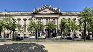 Unter den linden in mitte leads from the schlossbrücke to the brandenburg gate and is the ideal place for a sightseeing tour. Unser Neues Haus Unter Den Linden Sbb Aktuell