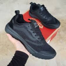 Lightweight with a streamlined silhouette, the vans ultrarange rapidweld are sneakers you won't want to take off any time soon. Vans Ultrarange Black Shopee Malaysia