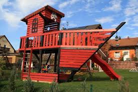 Pin Von Silvan Massolari Auf Garten Baumhaus Designs Kinderspielzeug Garten Hinterhof Spielplatz