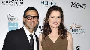 The geena davis institute is a project of mount saint mary's university, a nonprofit charity exempt from federal income tax under section 501(c)(3) of the internal revenue code. Geena Davis Macht Schockierende Behauptungen Uber Ehemann News24viral