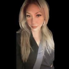 Chris new gf. Some fans feel she resembles Selena.