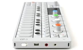 However, it will adjust the 'length' of the file, so if you realise your mistake and hit 'stop' after 3 seconds, you'll now have a blank, 3 seconds recording. Teenage Engineering Op 1 Test Bonedo