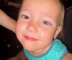 Who has eyes similar to a two year old?