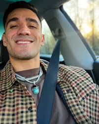 Shawn Calder's Instagram, Twitter & Facebook