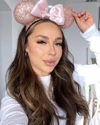 Daniela Coronado's Instagram, Twitter & Facebook