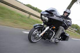 Tristant Nitot Ride En Road Glide Hdmy15 Harley Davidson Harley Et Chevreuse