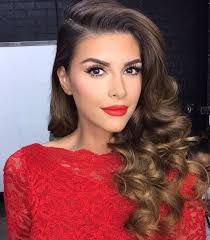 ‫مكياج يناسب الفستان الأحمر | ElleArabia‬‎