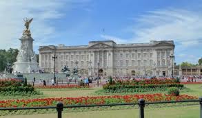 Buckingham palace is home to over 775 rooms, 19 of these are state rooms along with 52 official royal bedrooms and guest rooms. Walk Around Buckingham Palace Self Guided London England
