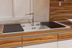 Versenkbare Kuchenarmatur Vorfenster Armatur Versenkbarer Wasserhahn Fur Kuche Wasserhahn Kuche Kuche Beige Oberschrank Kuche