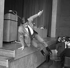 Vor 100 jahren kam helmut schmidt in hamburg zur welt. 100 Geburtstag Helmut Schmidt Der Beliebteste Bundeskanzler Welt