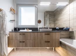 Perene Transforme L Amenagement De Petits Espaces En De Grands Projets Jugez En Par Agencement Salle De Bain Salle De Bains Petit Espace Salle De Bain Design