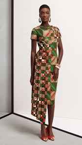 Modele robe droite col rond manche courte dentelle blanche guipure double collection hiver 2015. 1001 Idees Pour Des Pieces De Mode Africaine Des Allures Au Gout Europeen