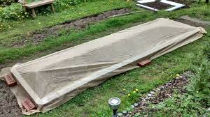 Schneckenzaune Im Vergleich Metall Oder Kunststoff Vor Nachteile In 2020 Schneckenzaun Schnecken Schneckenschutz