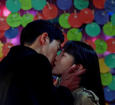 Di sisi lain ada nam do san, pendiri samsan tech yang dikenal jenius dalam bidang matematika. 