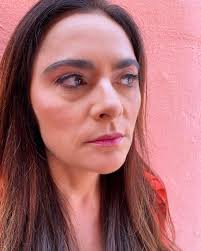 Carol Pedroso Maquiagem added...