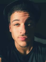 Light Skinned Black Actor With Green Eyes Image Result For Black Guy Green Eyes Light Skin Men Blue Eyed Men Light Skin Boys