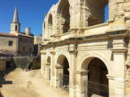 Genießen sie großartige erlebnisse für kleines geld mit exklusiven deals und angeboten von tiqets. Arles In Frankreich Es Gibt Mindestens 4 Grunde Arles Zu Besuchen