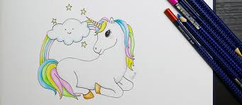 Dessin licorne kawaii blanche avec petite corne torsadées et de grands yeux noirs, un papillon qui s'est posé sur le nez de la licorne. Le Kawaii C Est Quoi Explication Et Audio