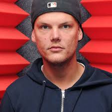 Avicii legacy in the music industry, is unbelievable. Star Dj Avicii 28 Herzzerreissend Erstes Interview Seiner Mutter Nach Seinem Tod Bunte De
