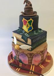 This Magical Harry Potter Cake Is What Wedding Dreams Are Made Of Avec Images Recette Harry Potter Mariage Harry Potter Nourriture De Harry Potter