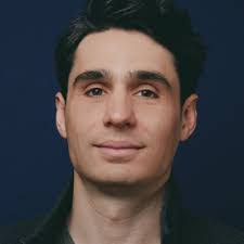 Christopher Renshaw's Instagram, Twitter & Facebook