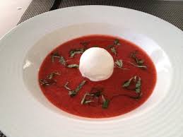 Les fruits frais, on adore ! Superbe Dessert Frais D Ete Qui N A Pas Dure Assez Longtemps Photo De Auberge Communale La Balance Daillens Tripadvisor