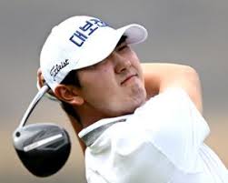 Fowler holds it together to secure title