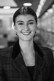 Beth Templeton's Instagram, Twitter & Facebook