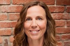 Amanda Ott's Instagram, Twitter & Facebook