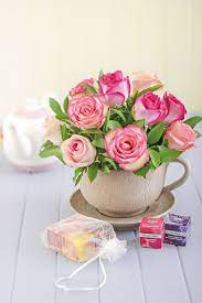 Baby Pink Roses In A Teacup Flower Arrangements Simple Flower Arrangements Pink Roses