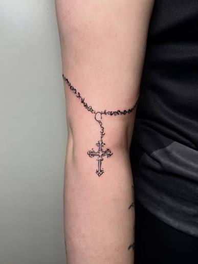 Gothic style Rosary beads 🖋️ #fineline #finelinetattoos #finelinerart # tattoo #tattooartist @kaitlyn83567