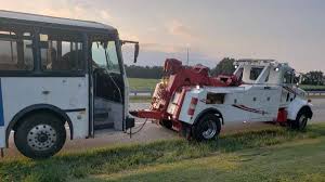 heavy towing baltimore heavy duty truck towing i 95 i 97 i 695 heavy towing baltimore heavy duty