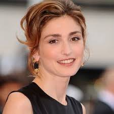 La compagne de françois hollande ne digérerait pas d'avoir été exclue d'un dîner réunissant les anciennes premières. Julie Gayet Net Worth Age Height Weight Measurements Bio