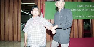 Kaulah, ibu, laut dan langit. Pertemuan Terakhir Dua Sahabat Gus Dur Dan Gus Mus Halaman All Kompas Com