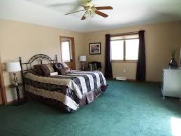 8 Best Wall Color With Green Carpet Hunter Green Carpet What Goes Living Room Carpet Green Carpet Bedroom Green