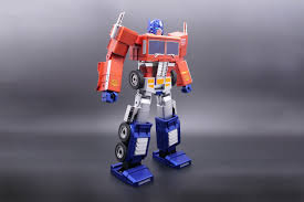 Humans are at war with the transformers, and optimus prime is gone. Transformers Optimus Prime Auto Converting Robot Uncrate