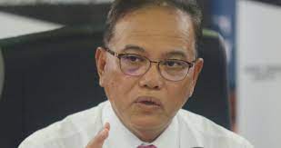 Banyak sumbangan yang telah diberikan kepada rakyat bumiputera. Bina 100 Lagi Rumah Rumah Rakyat Pahang