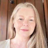 Elizabeth Fenlon's Instagram, Twitter & Facebook