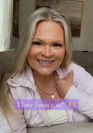 Kendra Knox's Instagram, Twitter & Facebook