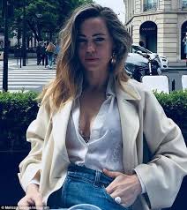 The daughter of pamela, a nurse, and glenn george, a construction worker, melissa initially expressed interest in various forms of dance rather than acting. 33 Melissa George Ideas Melissa George Melissa Fashion