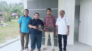 Pendapatan kasar seisi rumah di antara rm750 sehingga rm3,000 sebulan. Rumah Mesra Rakyat 1 Malaysia Youtube