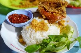 Toekang masak 73.165 views1 year ago. Resep Ayam Goreng Kremes Sambal Terasi Pelengkapnya Lalapan Okezone Lifestyle