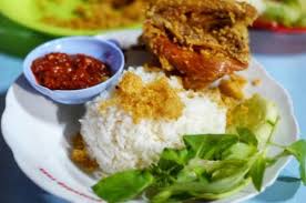 Tambah sambal dan lalapan sayuran hijau. Resep Ayam Goreng Kremes Sambal Terasi Pelengkapnya Lalapan Okezone Lifestyle