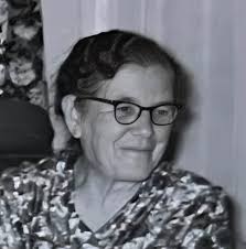 Jeannette Simmons Kinkaid and my grandmother Edith Simmons Kuhne (about  1920)