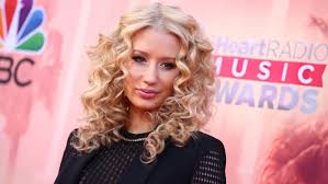 Résultat de recherche d'images pour "iggy azalea 2015"